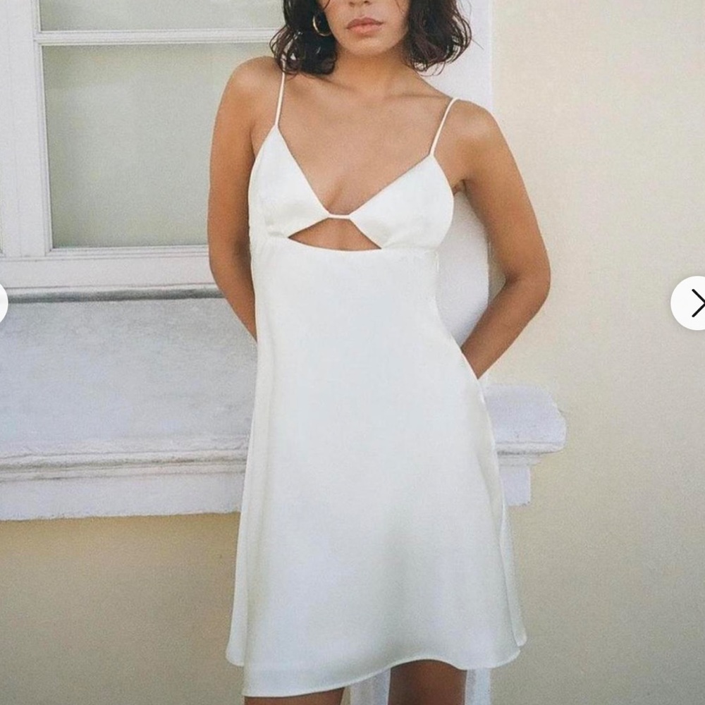 SOLD OUT - White Zara satin minidress - size XL/XXL - never worn